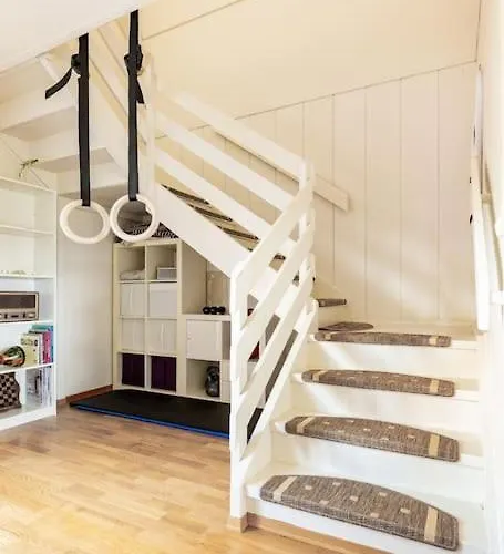 - Quiet And Cosy With Cat And Garden Daire