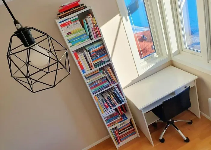 - Quiet And Cosy With Cat And Garden Daire